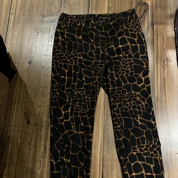 jones studio brown and black pebble print capri pants - Picture 2 of 4